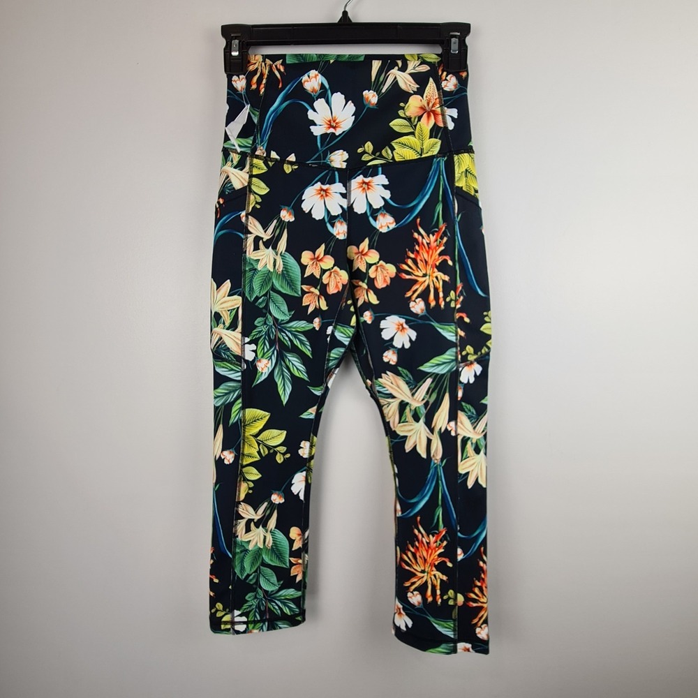 ODODOS Women's Yoga Capris Leggings Small Navy Floral with Pockets High Waisted